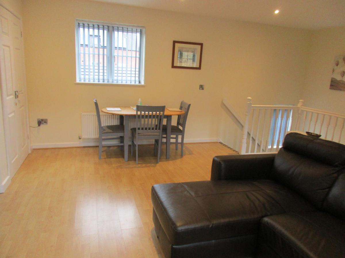 20 Nightingale Gardens, Coton Park, Rugby Cv23 0Wt Apartamento Exterior foto